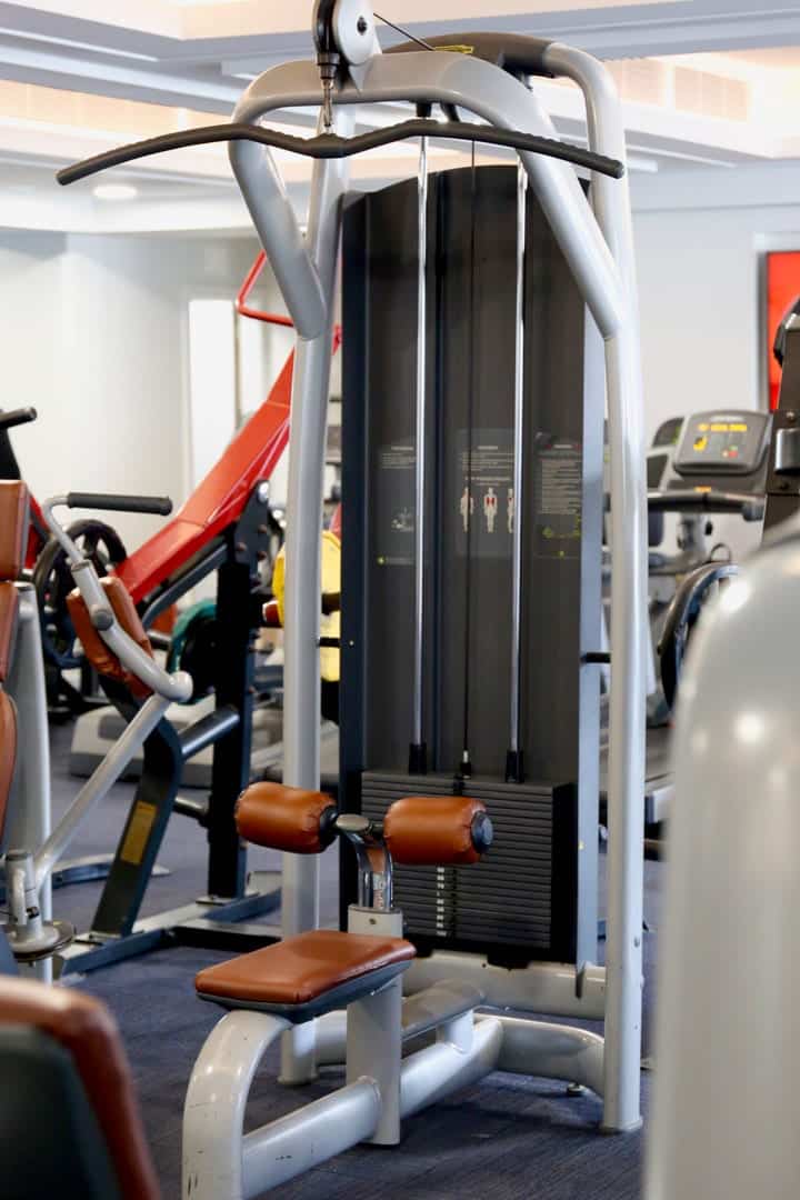 Osprey Hotel Gym Pull down machine with brown leather