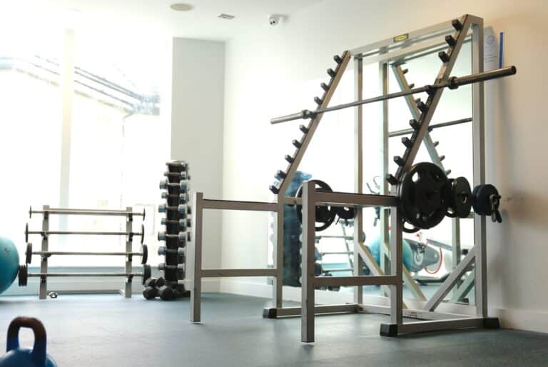 Osprey Hotel Gym Squat Rack With Barbell