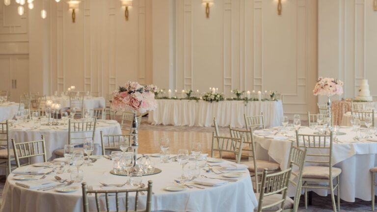 Osprey Hotel Round Table At Wedding